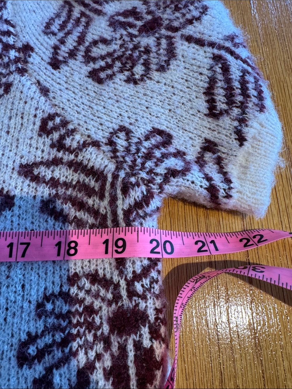 Short-Sleeve Floral Knit Cardigan - Cream & burgundy - Picture 4 of 5